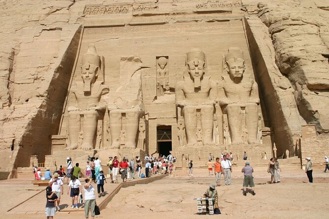 Tour to Abu Simbel Temple with a small group and a Professional tour guide - Why Abu Simbel is special (and why the timing matters)