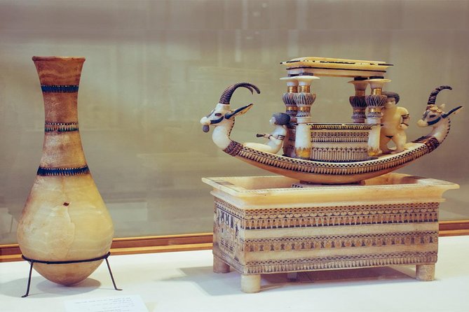 Tour to Giza Pyramids and The Egyptian Museum - Lunch break: a real pause in a long day