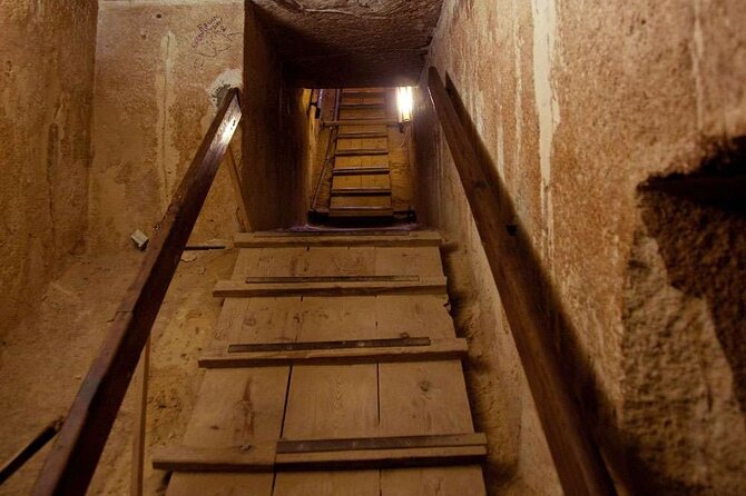 VIP Tour inside Giza Pyramids - The subterranean pit: descending passageway and bedrock details